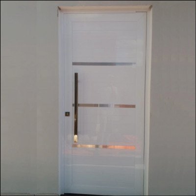 Porta em Esquadria de Alumínio