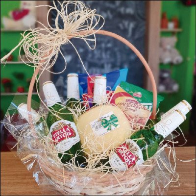 Cesta com Petiscos e Cervejas