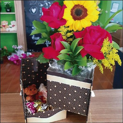 Flores Com Surpresa no Cachepô - imagem 1