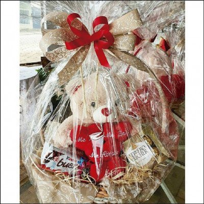 Cestas com Urso e Chocolates