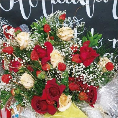 Buquê no Baú com Morangos