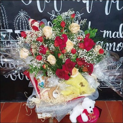 Buquê no Baú com Morangos - imagem 1