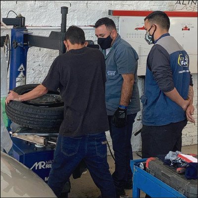Montagem de Pneus