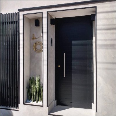 Porta em Esquadria de Alumínio