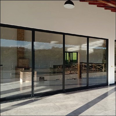 Portas em Esquadrias de Alumínio